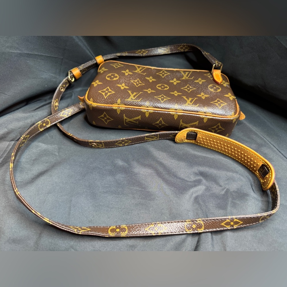 Louis Vuitton LV Monogram Pochette Marly Bandoulière with COA - Picture 16 of 16